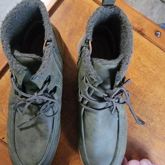 Women's Green/Brown Boots - Picture 3 of 6